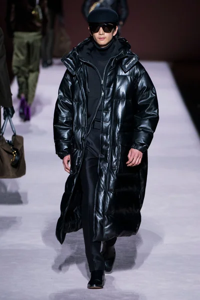 Look 25